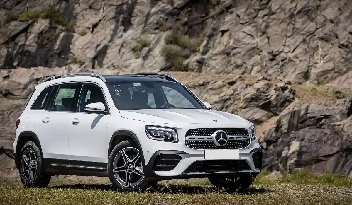 Mercedes-Benz - GLB 220d 4Matic - Luxury Car Rentals - Preowned Luxury Car - Exclusive Concierge Club.webp